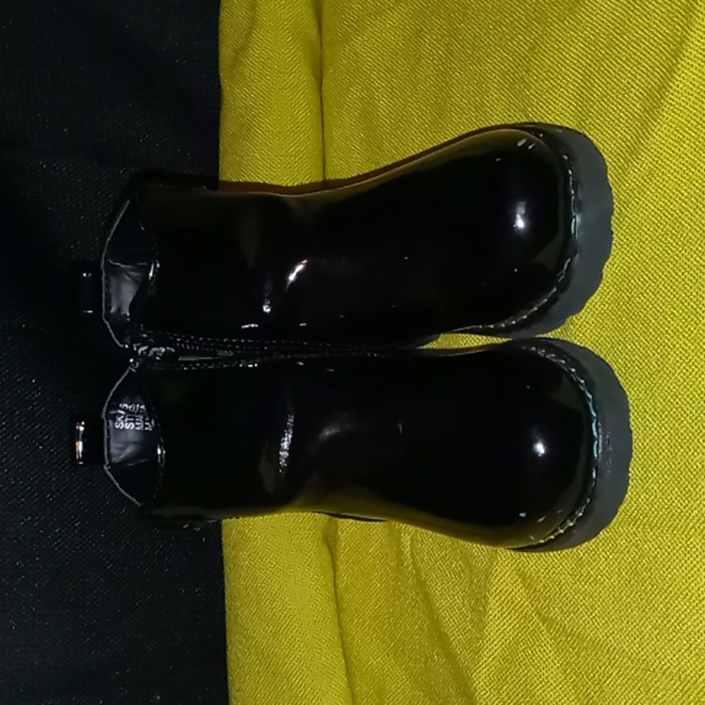 Girl's Booties - Picture 2 of 8